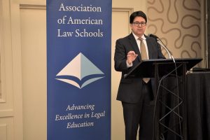 Dean Strang (defense attorney in the Netflix docuseries “Making a Murderer”) gives a talk on Systemic Justice and the Law School Curriculum at the Institutional Advancement reception.